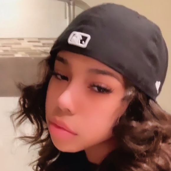 Meet your Posher, Eliza - Picture 1 of 1